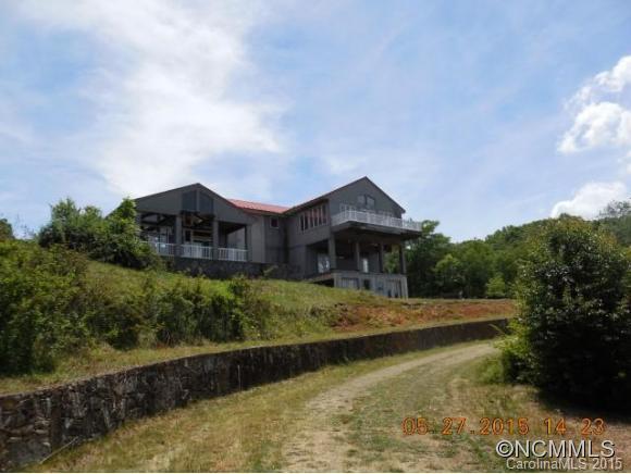 238 Vermont Dr., Waynesville, NC 28786