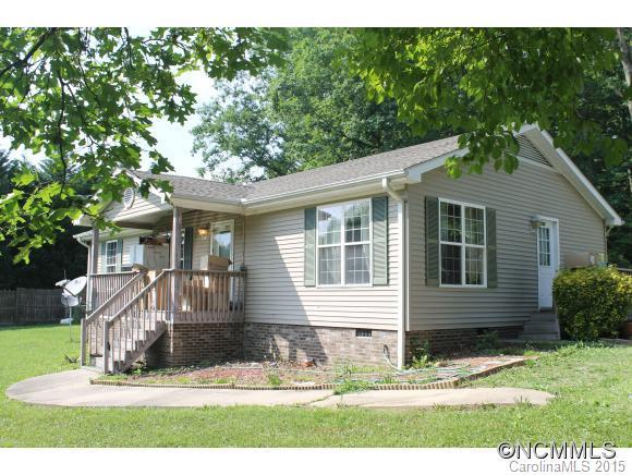 708 Stoney Mountain Rd., Hendersonville, NC 28791