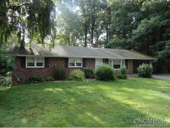 534 Carson Dr., Hendersonville, NC 28791