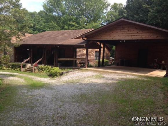 12 Avon St., Hendersonville, NC 28731