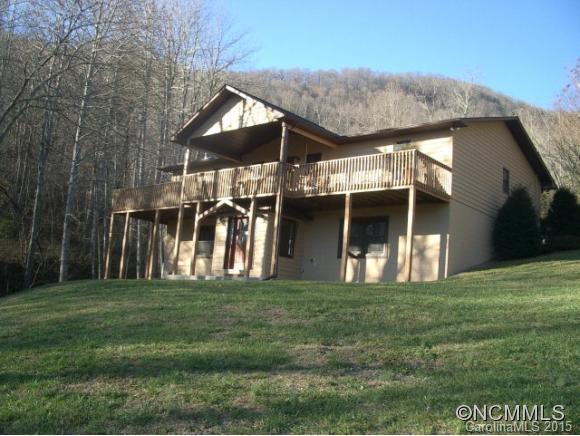 331 Garrett Ln., Sylva, NC 28779