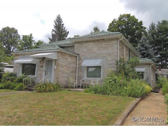 125 Church St, Black Mountain, NC 28711