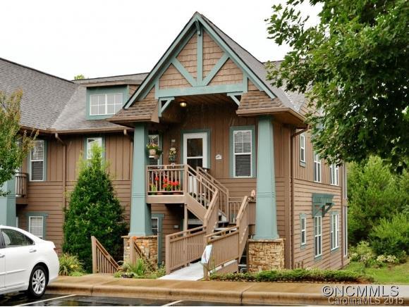 1106 Deermouse Way, Hendersonville, NC 28792