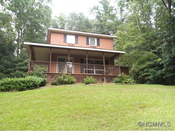 125 Carverwood Ln., Hendersonville, NC 28791