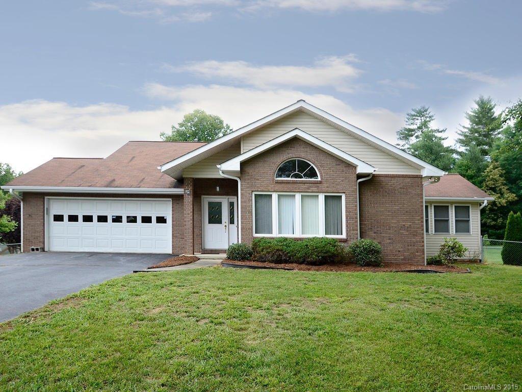 95 Sinclair Lane, Hendersonville, NC 28739