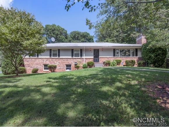 32 Log Cabin Tr., Candler, NC 28715