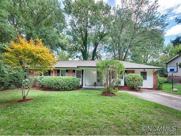 2 Fernbrook Pl., Asheville, NC 28804