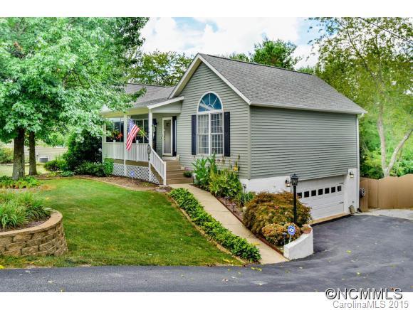 14 Lakewood Rd., Hendersonville, NC 28792