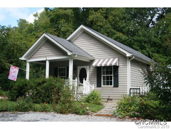 140 Coral Dr., Hendersonville, NC 28791