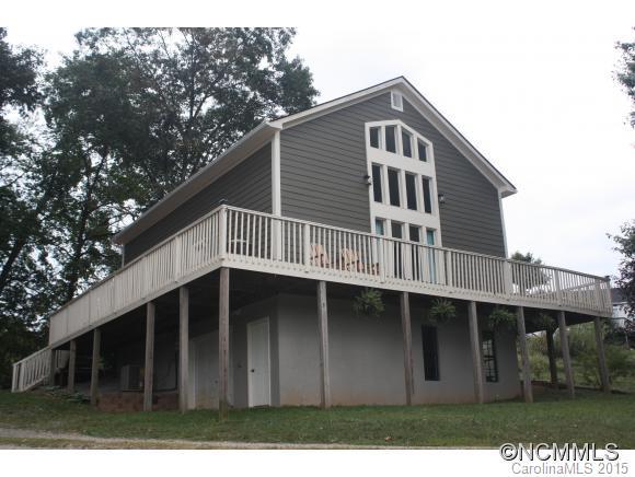 2 Chadwick Ln., Candler, NC 28806