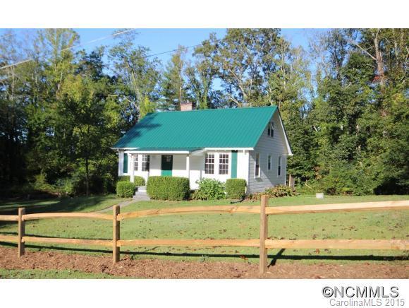3015 Holly Hill Rd., Hendersonville, NC 28792