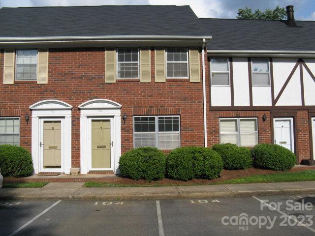 1300 Larchmont Place, Salisbury, NC 28144