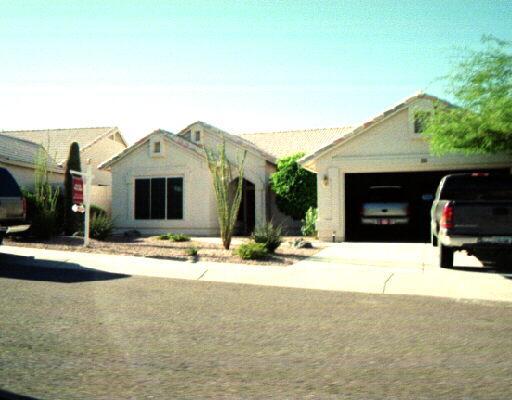 935 E South Fork Dr Dr., Phoenix, AZ 85048