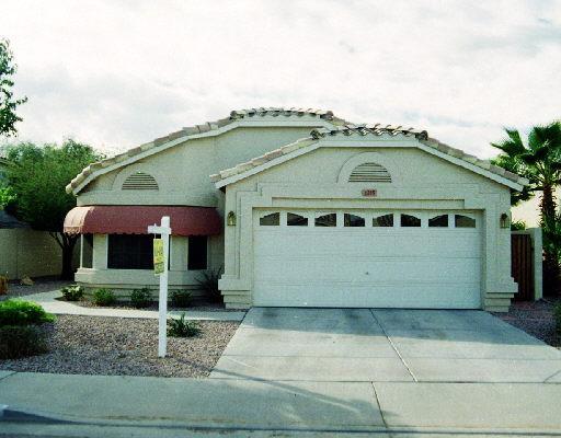 1215 E Michelle Dr., Phoenix, AZ 85022