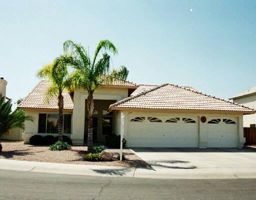 942 N Hazelton Ct., Chandler, AZ 85226