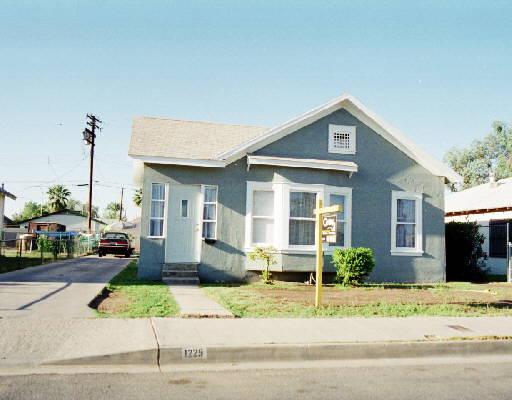 1225 E Diamond St., Phoenix, AZ 85006