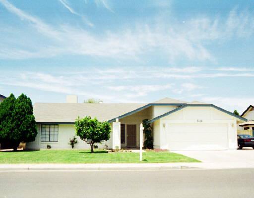 1716 W Calle Del Norte St., Chandler, AZ 85224