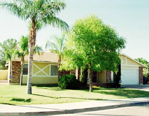 211 E Desert Ln., Gilbert, AZ 85234