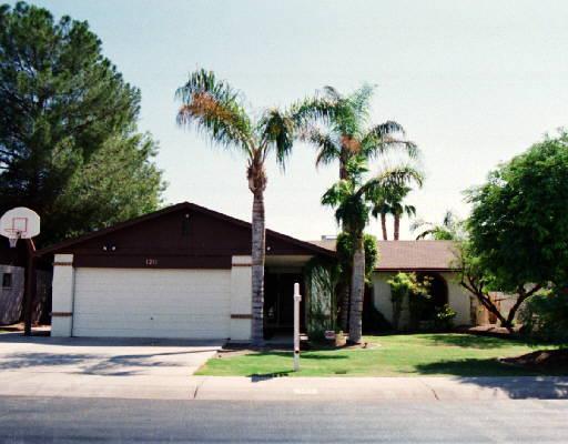 1211 W Loughlin Dr., Chandler, AZ 85224