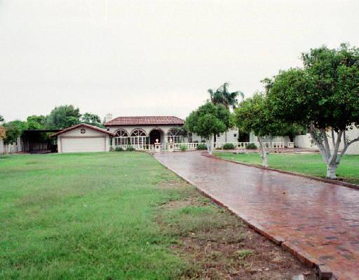 4621 E Camelback Rd., Phoenix, AZ 85018