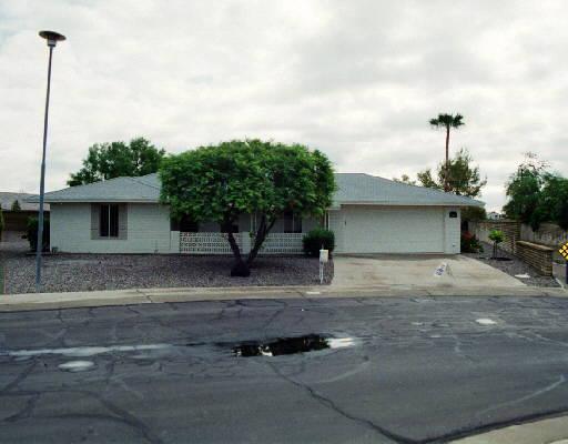 15601 N Meadow Park Dr., Sun City, AZ 85351