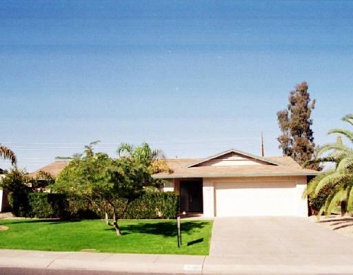 2910 E Cannon Dr., Phoenix, AZ 85028