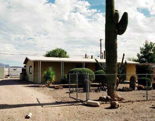 933 S Lawson Dr., Apache Junction, AZ 85220