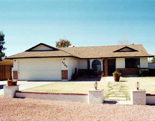 1728 N Papillon Cir., Mesa, AZ 85205