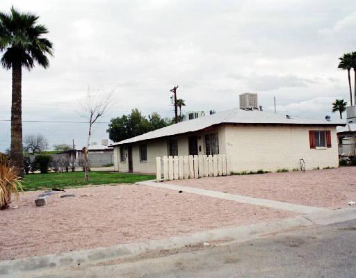 1217 N 49th St., Phoenix, AZ 85008