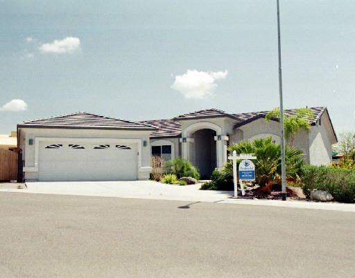 1319 E Michelle Dr., Phoenix, AZ 85022