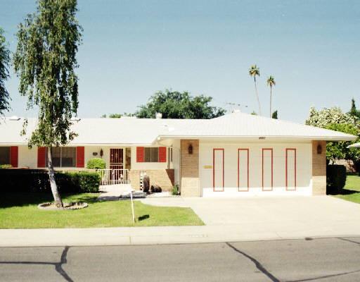 10207 W Kingswood Cir., Sun City, AZ 85351
