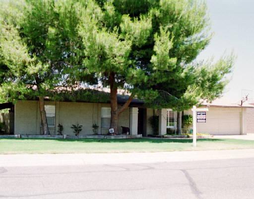 2808 E Laurel Ln., Phoenix, AZ 85028