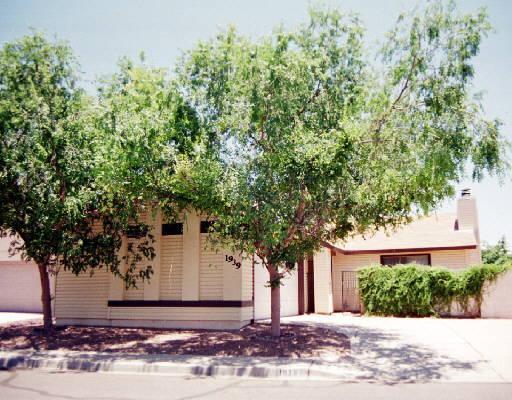 1939 S Brooks Ln., Mesa, AZ 85202
