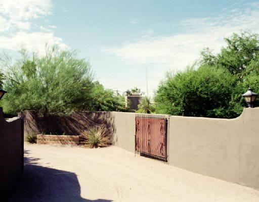 4925 E Camelback Rd., Phoenix, AZ 85018