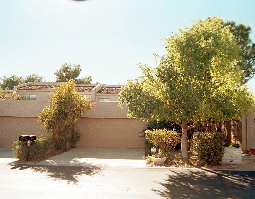 9 E Redondo Dr., Tempe, AZ 85282