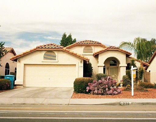 1220 E Grovers Ave., Phoenix, AZ 85022