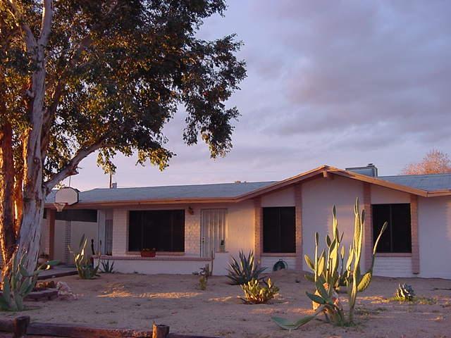 2318 E Beverly Ln., Phoenix, AZ 85022