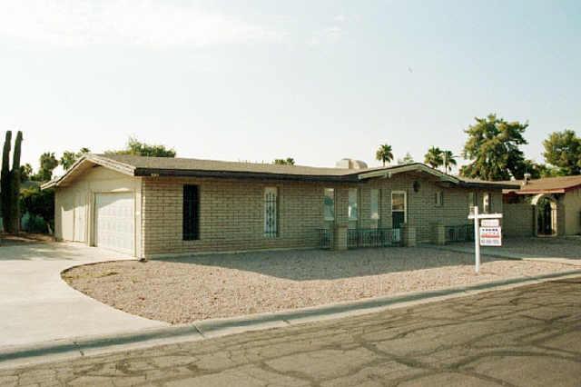 909 S Roslyn Pl., Mesa, AZ 85208