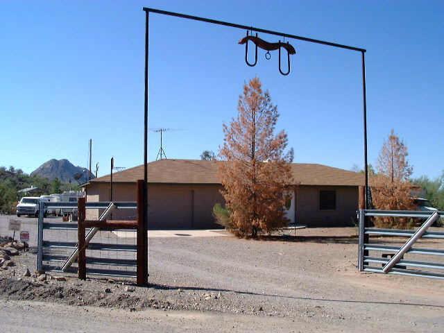 49630 N 25th Ave., New River, AZ 85087