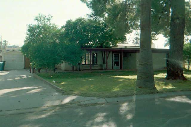 2711 E Pinchot Ave., Phoenix, AZ 85016