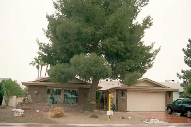 11439 S Iroquois Dr., Phoenix, AZ 85044