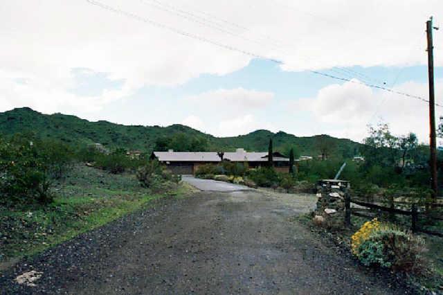 10448 43rd Ave., Laveen, AZ 85339