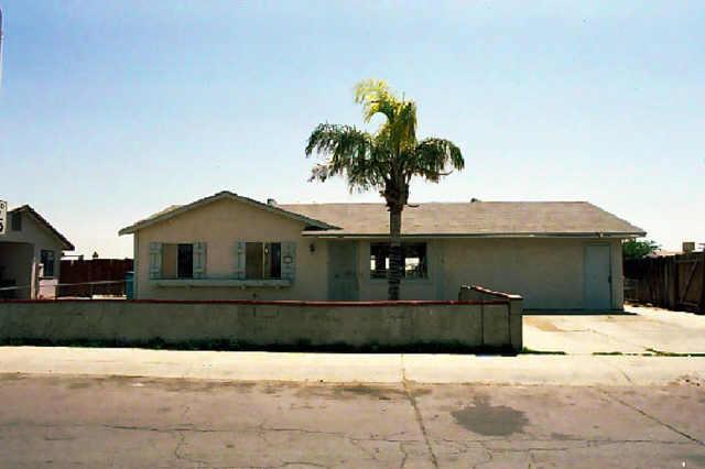 323 N 69th Ave., Phoenix, AZ 85043