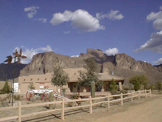 947 N Prospectors Rd., Apache Junction, AZ 85119