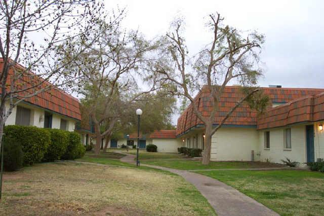 7829 N 49th Ave., Glendale, AZ 85301