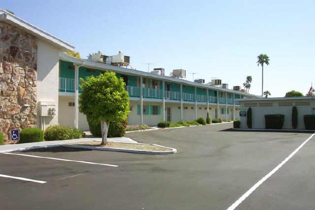 10803 N Fairway West Ct. #213, Sun City, AZ 85351