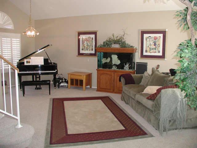 952 N Hazelton Ct., Chandler, AZ 85226