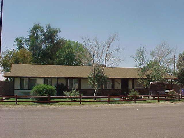 9949 Magnolia St., Mesa, AZ 85207