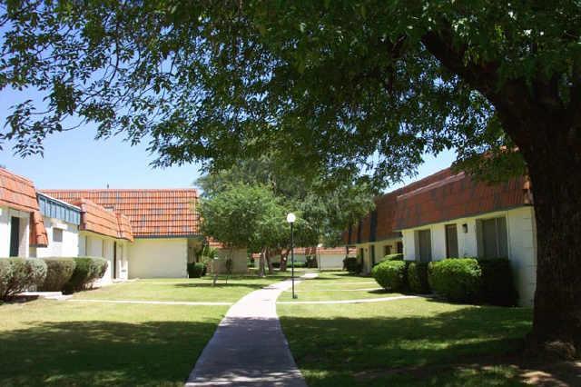 7805 N 49th Ave., Glendale, AZ 85301