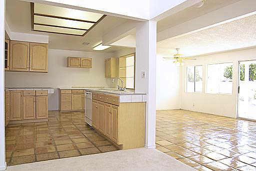 11215 N 38th St., Phoenix, AZ 85028